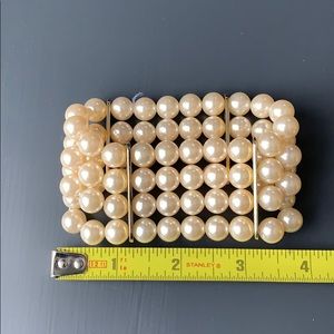 Pearl bracelet